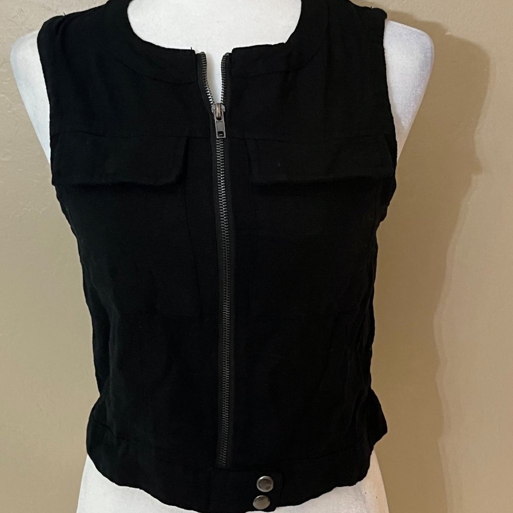 Forever 21 Linen Blend Black Sleeveless Zip Front Top Jacket Size Small S NWT